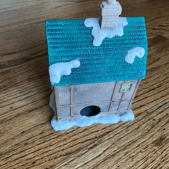 Ye Olde Bake Shoppe Holiday decoration EPI International vGUC! - Picture 2 of 3